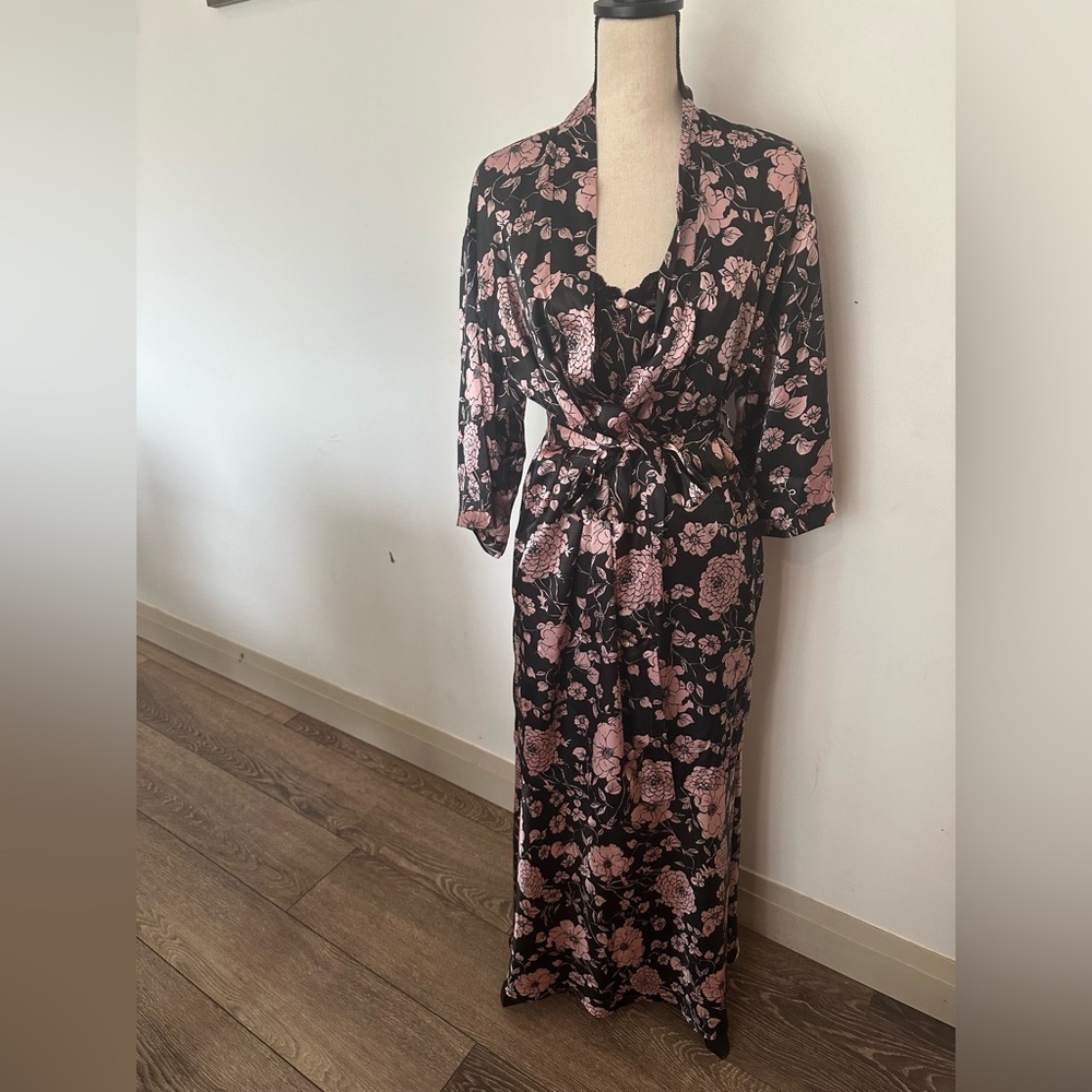 Vintage  Versailles lingerie robe and chemise set adjustable pink floral M